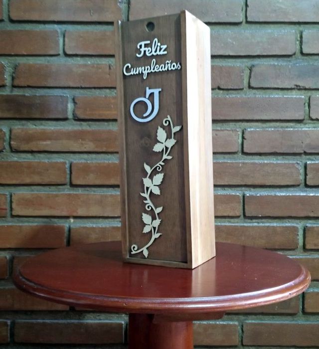 Caja de Vino Personalizada en Madera de Pino